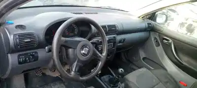 Sloopvoertuig seat leon (1m1) signo van het jaar 2000 aangedreven alh