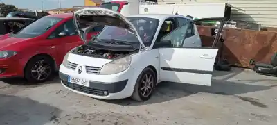 Sloopvoertuig renault                                            scenic ii                                                                                                                                                                                                                                                  emotion                                                                                                                                                                                                                                                    van het jaar 2005 aangedreven f9q812