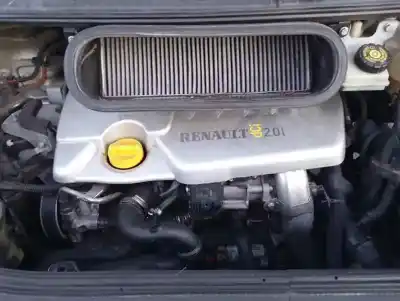 Veículo de Sucata renault espace iv (jk0) 2.0dci 130 do ano 2006 alimentado m9r740