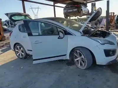 Veículo de Sucata PEUGEOT 3008 1.2I TURBO 130 do ano 2015 alimentado HNY