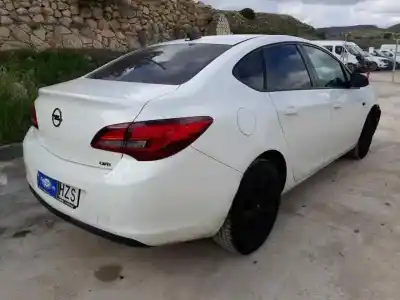 Veículo de Sucata opel astra j lim. 1.7 16v cdti do ano 2014 alimentado a17dtc