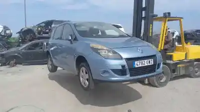 Vehicul casat renault                                            grand scénic iii (jz0/1_)                                                                                                                                                                                                                                  1.9 dci                                                                                                                                                                                                                                                    al anului 2010 alimentat f9q872