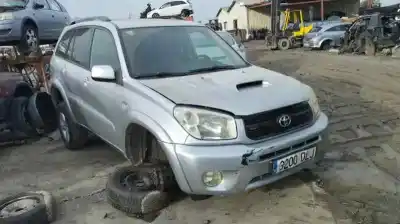 Verschrottungsfahrzeug TOYOTA RAV 4 (A2)  des Jahres 2005 angetrieben 1CDFTV