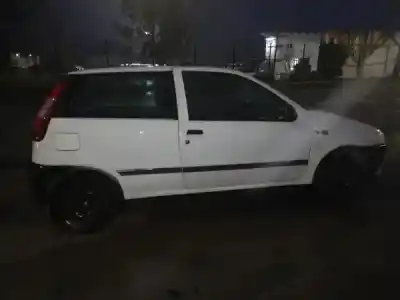 Veicolo di demolizione fiat punto (176_) 1.7 d dell'anno 1995 alimentato 176 a5.000