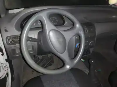 Veicolo di demolizione fiat punto (176_) 1.7 d dell'anno 1995 alimentato 176 a5.000