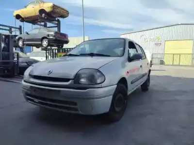 Véhicule à la ferraille RENAULT CLIO II FASE I (B/CB0) (1998->) 1.9 D (B/CB0E) de l'année 2000 alimenté F8Q 630