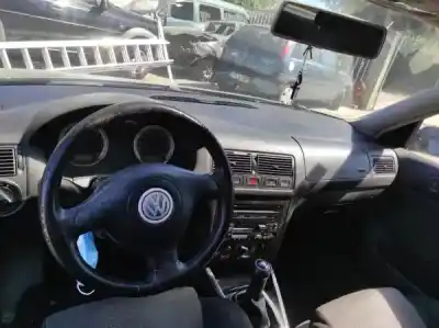 Veículo de Sucata volkswagen golf iv (1j1) 1.4 16v do ano 2003 alimentado 