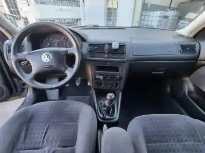 Veículo de Sucata volkswagen golf iv (1j1) 1.4 16v do ano 2001 alimentado 