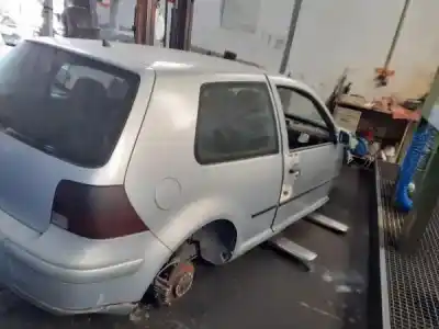 Veículo de Sucata volkswagen golf iv (1j1) 1.4 16v do ano 1998 alimentado 