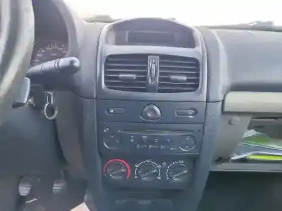 Veículo de Sucata renault clio ii (bb_, cb_) 1.5 dci (b/cb07) do ano 2003 alimentado k9k 704