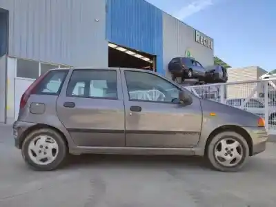 Здавання транспортного засобу fiat punto (176_) 55 1.1 року 1998 потужний 176