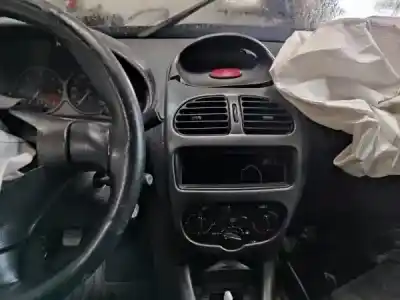 Scrapping Vehicle peugeot 206 (2a/c) 2.0 hdi 90 gasóleo 5p of the year 2000 powered rhy (dw10td)