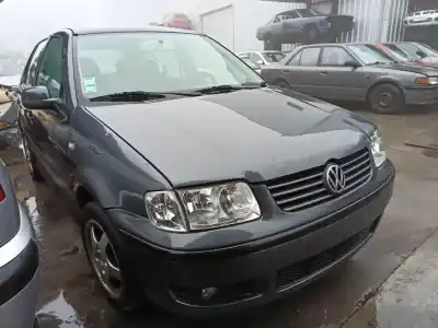 Veicolo di demolizione VOLKSWAGEN POLO (6N2) 1.4 TDI dell'anno 2001 alimentato AMF