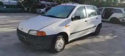 Veículo de Sucata fiat punto berl. (176) 1.7 turbodiesel do ano 1999 alimentado 176 b7.000