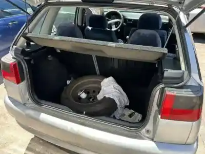 Veículo de Sucata seat ibiza ii (6k1) 1.0 i do ano 1996 alimentado 