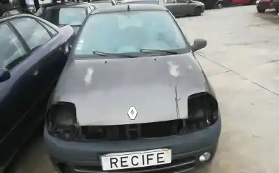 Veículo de Sucata RENAULT CLIO II (BB_, CB_) 1.9 dTi (B/CB0U) do ano 2000 alimentado F9Q 780