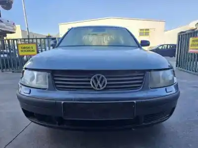 Veículo de Sucata volkswagen passat (3b2) 2.5 tdi do ano 1999 alimentado akn