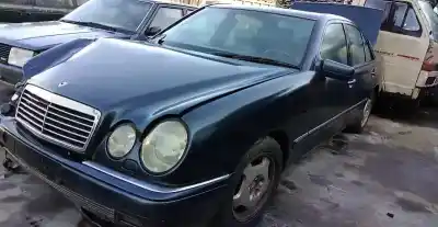 Hurda Aracı MERCEDES-BENZ E-CLASS (W210) E 300 Turbo-D (210.025) Yılın 0 güçlü OM 606.962