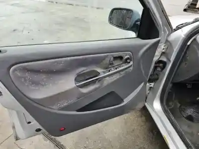 Veículo de Sucata seat ibiza ii (6k1) 1.0 i do ano 2000 alimentado 