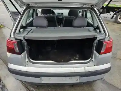 Veículo de Sucata seat ibiza ii (6k1) 1.0 i do ano 2000 alimentado 