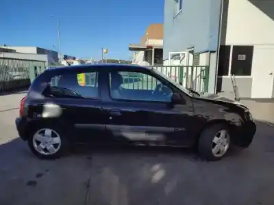 Veículo de Sucata renault clio ii caixa (sb0/1/2_) 1.5 dci do ano 2001 alimentado k9k 704