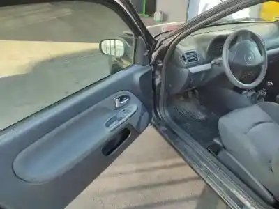 Veículo de Sucata renault clio ii caixa (sb0/1/2_) 1.5 dci do ano 2001 alimentado k9k 704