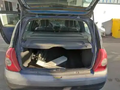 Veículo de Sucata renault clio ii caixa (sb0/1/2_) 1.5 dci do ano 2001 alimentado k9k 704