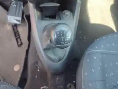 Veicolo di demolizione renault clio ii bb_, cb_ 1.2 bb0a. bb0f. bb10. bb1k. bb28. bb2d. bb2h. cb0a.... dell'anno 2001 alimentato 