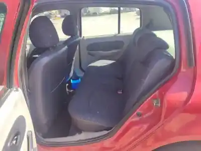 Veicolo di demolizione renault clio ii bb_, cb_ 1.2 bb0a. bb0f. bb10. bb1k. bb28. bb2d. bb2h. cb0a.... dell'anno 2001 alimentato 