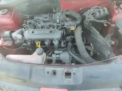 Veicolo di demolizione renault clio ii bb_, cb_ 1.2 bb0a. bb0f. bb10. bb1k. bb28. bb2d. bb2h. cb0a.... dell'anno 2001 alimentato 