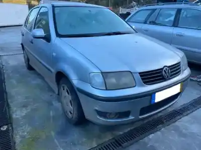 Veículo de Sucata volkswagen polo (6n2) 1.0 do ano 2001 alimentado 0