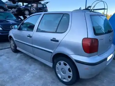 Veículo de Sucata volkswagen polo (6n2) 1.0 do ano 2001 alimentado 0