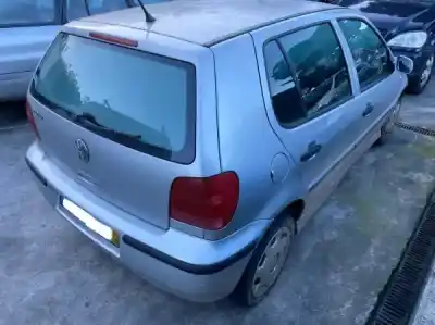 Veículo de Sucata volkswagen polo (6n2) 1.0 do ano 2001 alimentado 0
