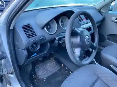 Veículo de Sucata volkswagen polo (6n2) 1.0 do ano 2001 alimentado 0