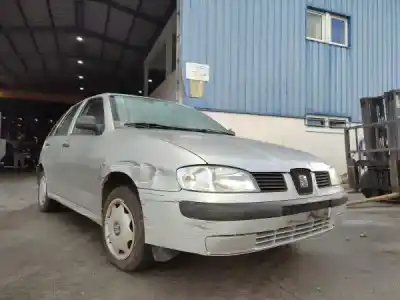 Veículo de Sucata seat ibiza ii (6k1) 1.0 i do ano 2000 alimentado 
