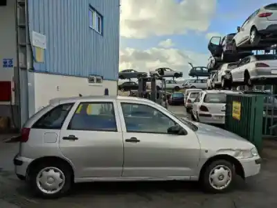 Veículo de Sucata seat ibiza ii (6k1) 1.0 i do ano 2000 alimentado 