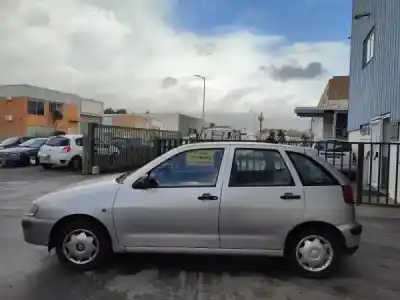 Veículo de Sucata seat ibiza ii (6k1) 1.0 i do ano 2000 alimentado 