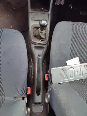 Veículo de Sucata seat ibiza ii (6k1) 1.0 i do ano 2000 alimentado 