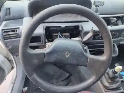 Veículo de Sucata renault clio i b c57_, 5 357_ 1.9 d b c s576. b c s57l do ano 1995 alimentado 