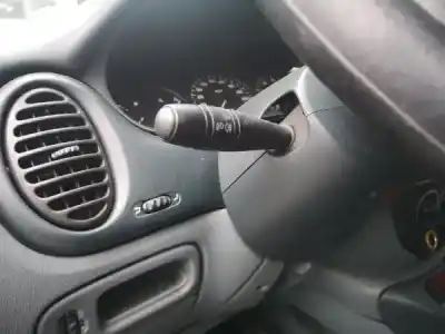 Здавання транспортного засобу renault megane scenic (ja0/1_) 1.4 i (ja0e) року 0 потужний e7j 764