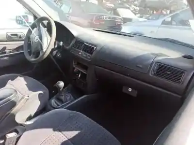 Sloopvoertuig volkswagen golf iv (1j1) 1.4 16v van het jaar 1999 aangedreven 