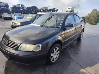 Veículo de Sucata VOLKSWAGEN PASSAT B5 (3B2) 1.6 do ano 1998 alimentado 