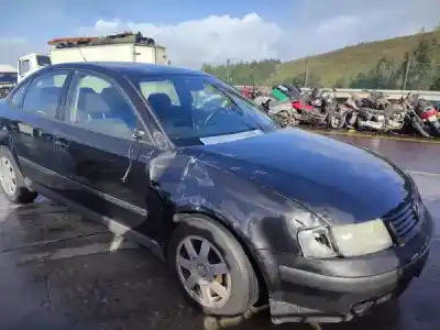 Veículo de Sucata volkswagen passat b5 (3b2) 1.6 do ano 1998 alimentado 