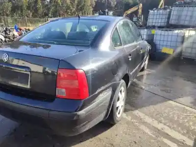 Veículo de Sucata volkswagen passat b5 (3b2) 1.6 do ano 1998 alimentado 