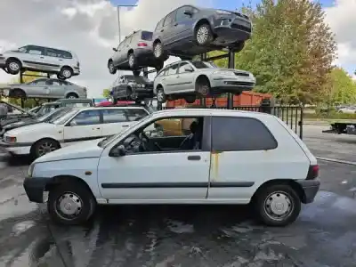 Veículo de Sucata renault clio i b c57_, 5 357_ 1.9 d b c s576. b c s57l do ano 1996 alimentado 