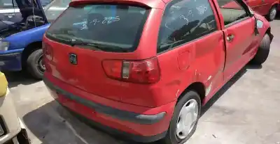 Veículo de Sucata seat ibiza ii (6k1) 1.0 i do ano 2001 alimentado 
