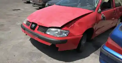 Veículo de Sucata seat ibiza ii (6k1) 1.0 i do ano 2001 alimentado 