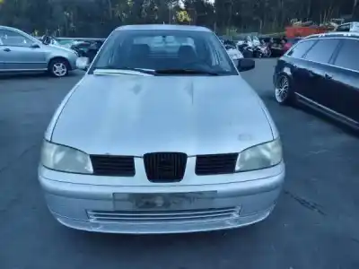 Veículo de Sucata seat ibiza ii (6k1) 1.0 i do ano 2001 alimentado 