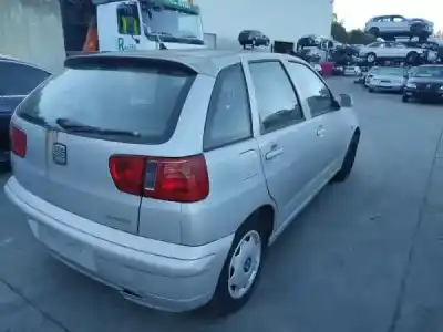 Veículo de Sucata seat ibiza ii (6k1) 1.0 i do ano 2001 alimentado 