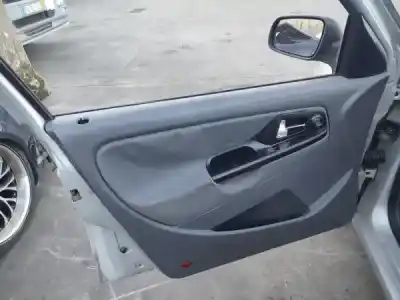 Veículo de Sucata seat ibiza ii (6k1) 1.0 i do ano 2001 alimentado 